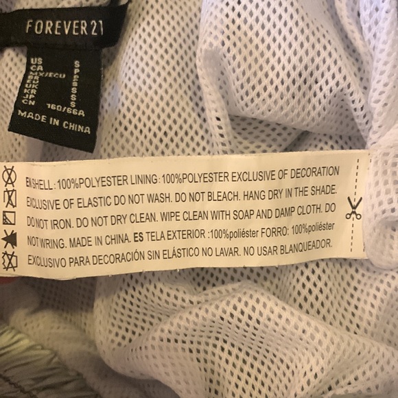 NWOT Forever 21 women’s reflective silver gray jogging pants - Picture 14 of 14